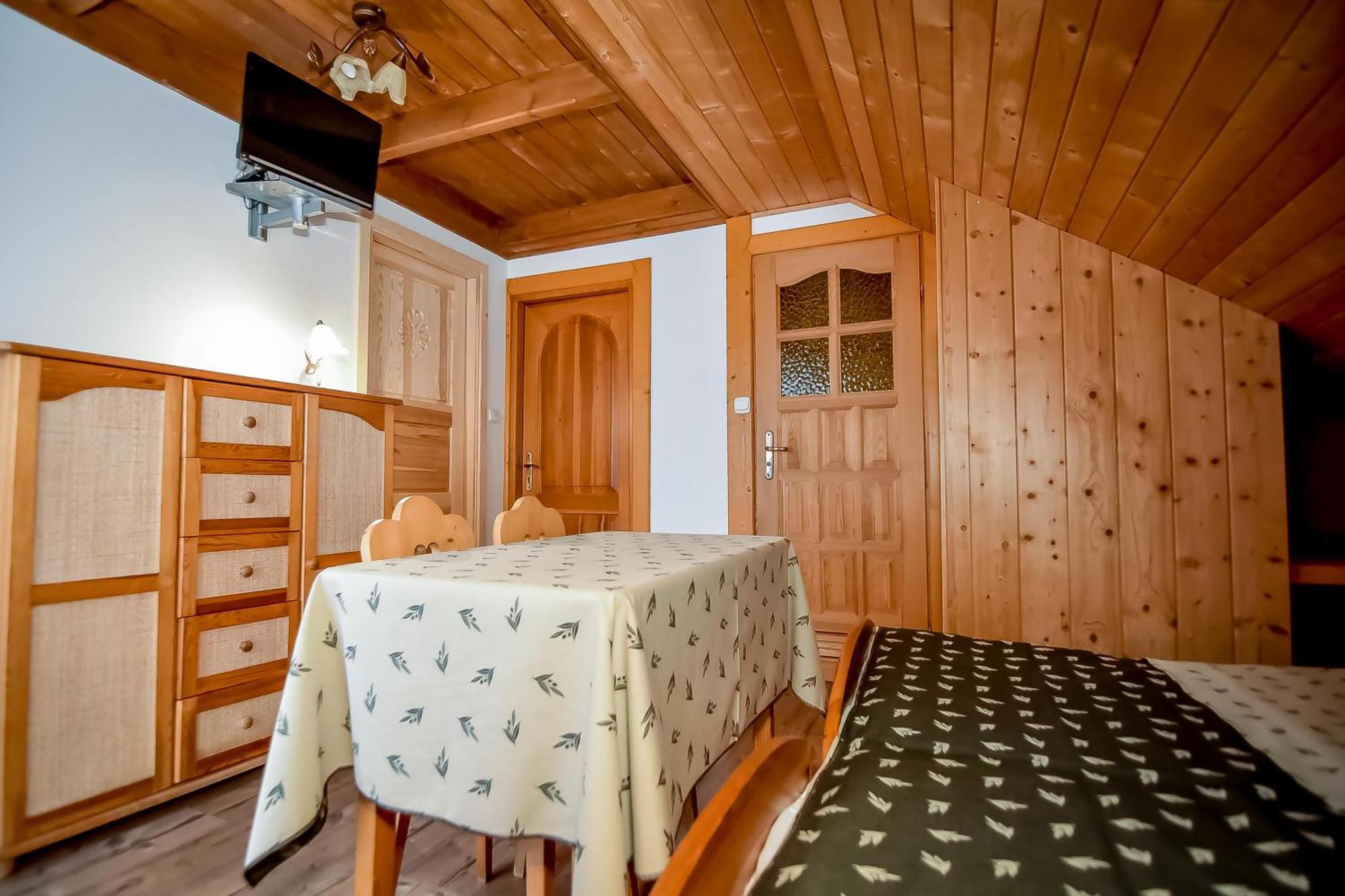 Willa Pod Orlem Jacuzzi Sauna กอสเชียลิสกอ ภายนอก รูปภาพ